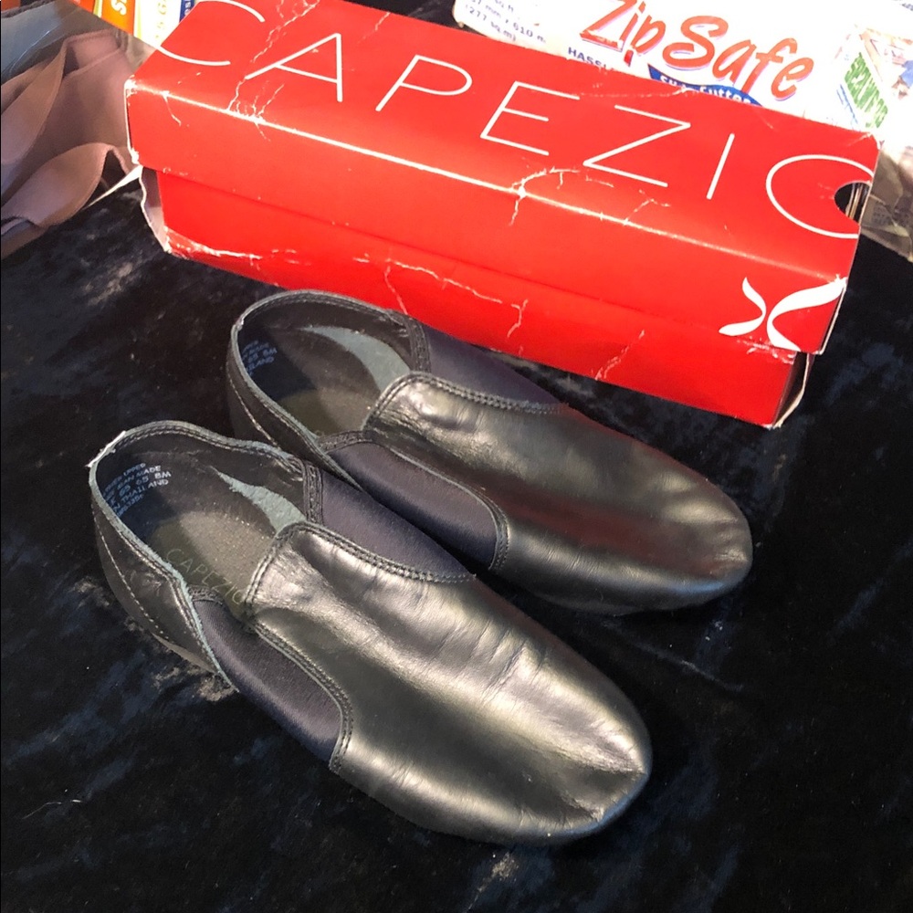 Capezio EJ2 series Womens slip on jazz shoes 8m